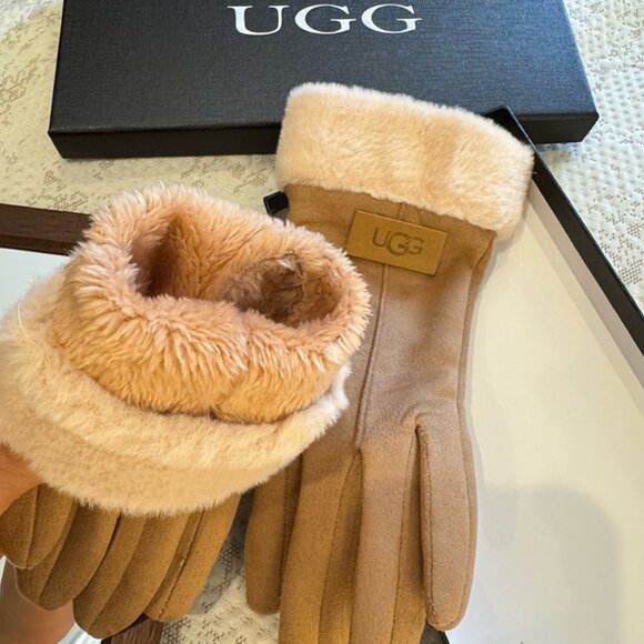 UGG Women's Brown Plush Gloves - Picture 4 of 6